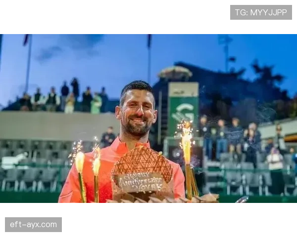 足球俱乐部再创辉煌:斩获历史奖杯,赛场表现惊艳 足球俱乐部再创辉煌:斩获历史奖杯,赛场表现惊艳