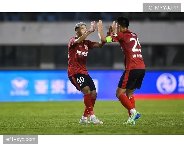 联赛收官战悬念再起，最后时刻惊天逆转引爆球迷热议